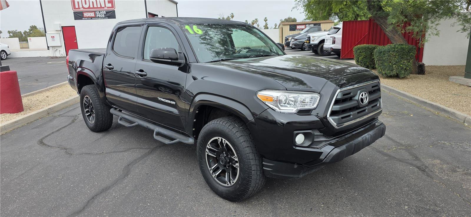 Used 2016 Toyota Tacoma SR5 w/ Towing Package RWD image 3