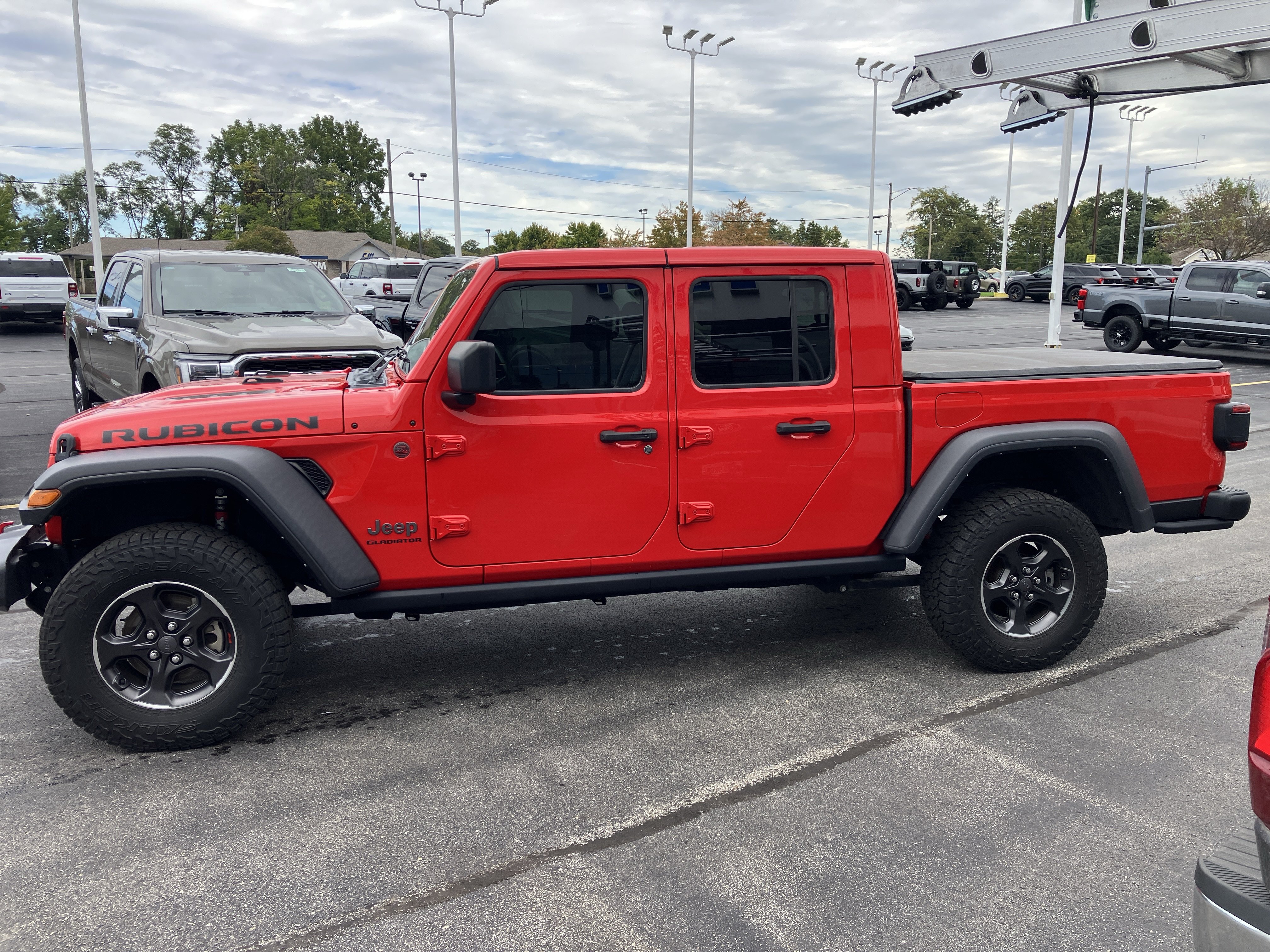 Used 2022 Jeep Gladiator Rubicon w/ LED Lighting Group AWD/4WD image 4