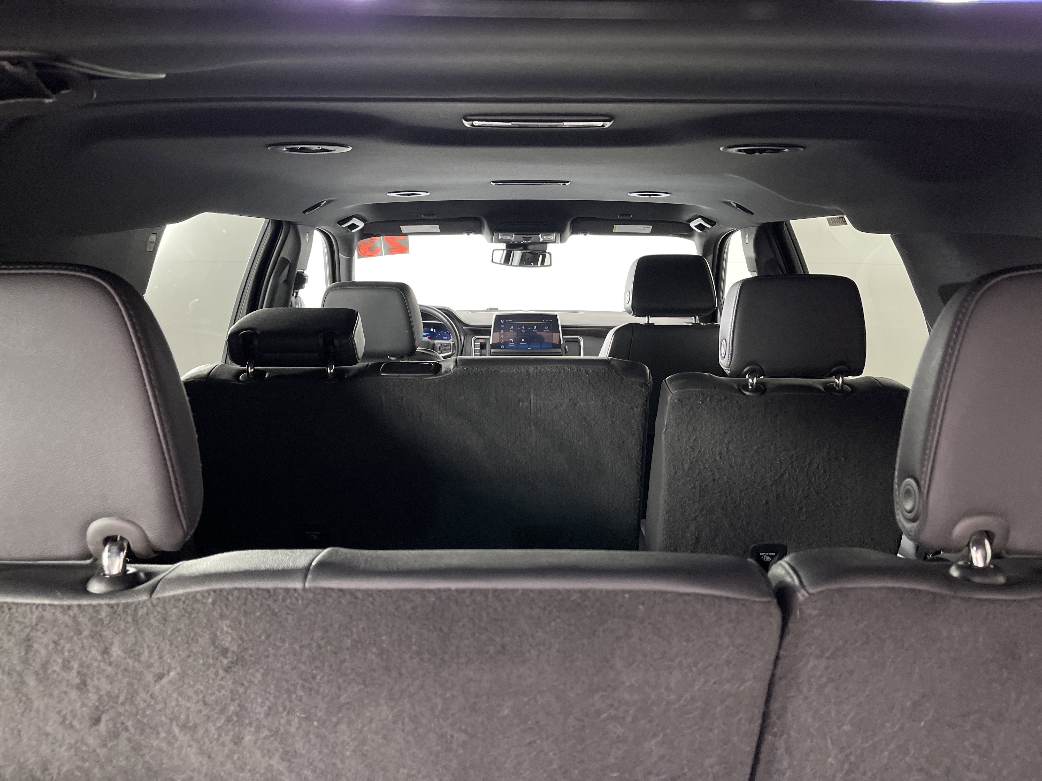 Used 2023 Chevrolet Suburban LT image 16