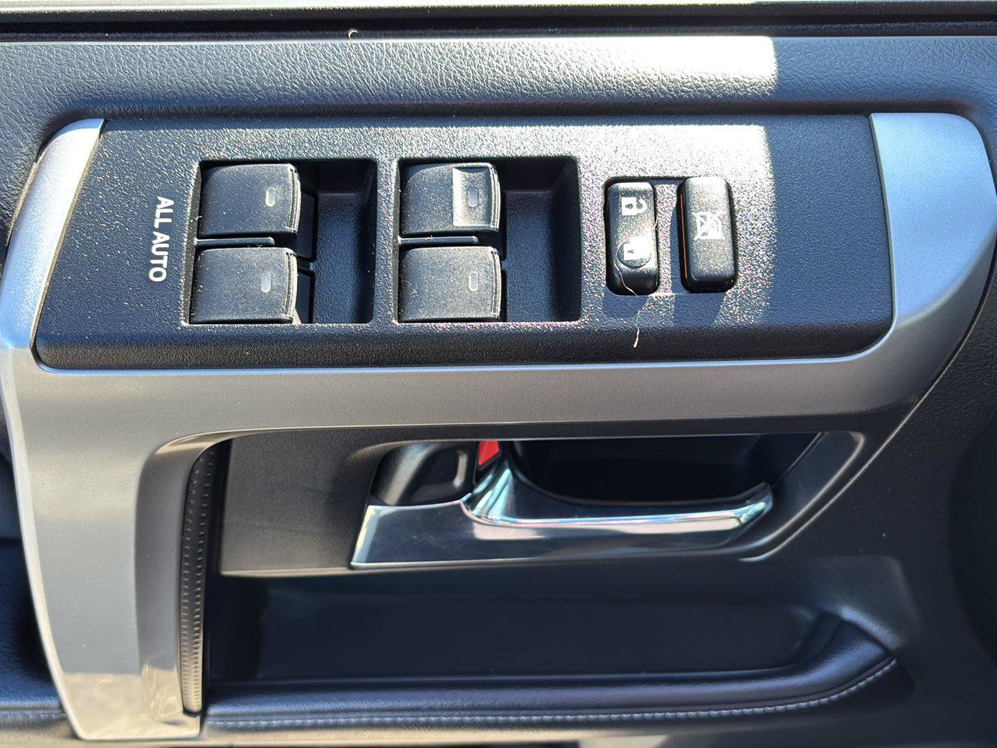 Used 2022 Toyota 4Runner SR5 AWD/4WD image 24