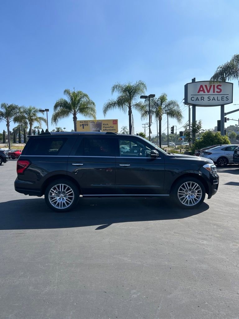 Used 2024 Ford Expedition Limited AWD/4WD image 5