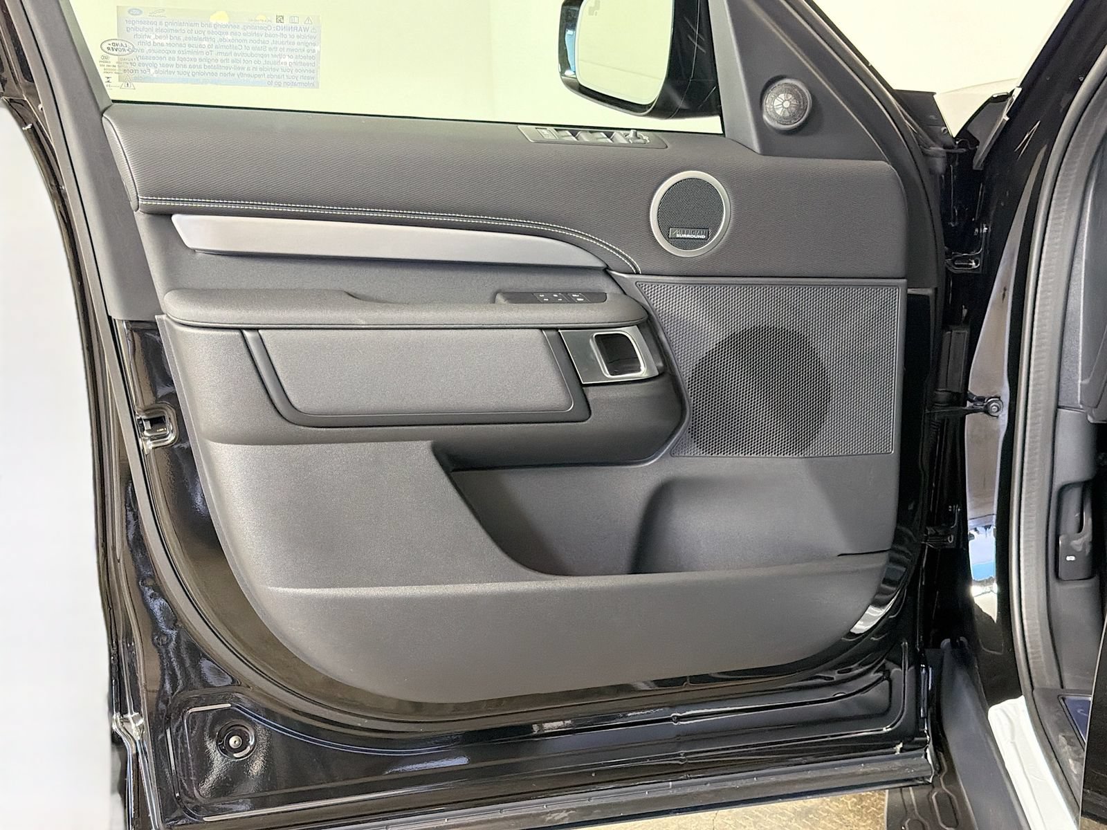 New 2026 Land Rover Discovery Dynamic SE AWD/4WD image 21