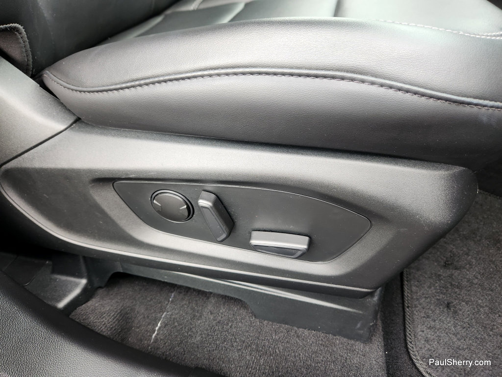 Used 2024 Ford Explorer XLT w/ Equipment Group 202A image 34