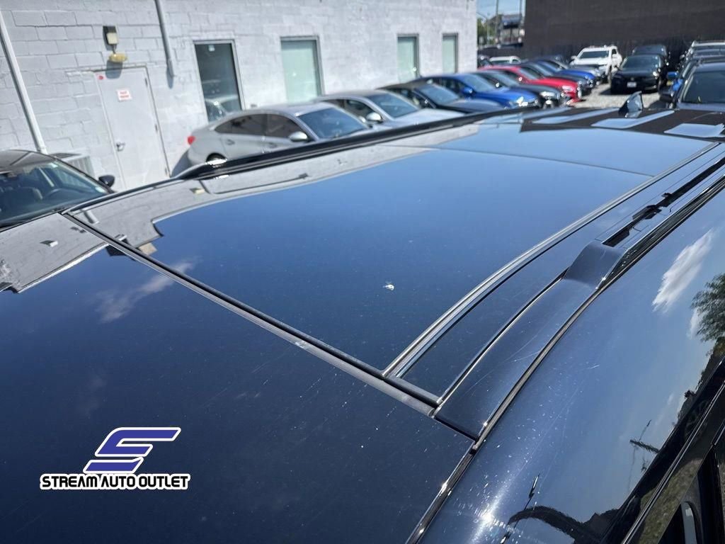 Used 2024 Land Rover Defender 110 X-Dynamic SE image 15