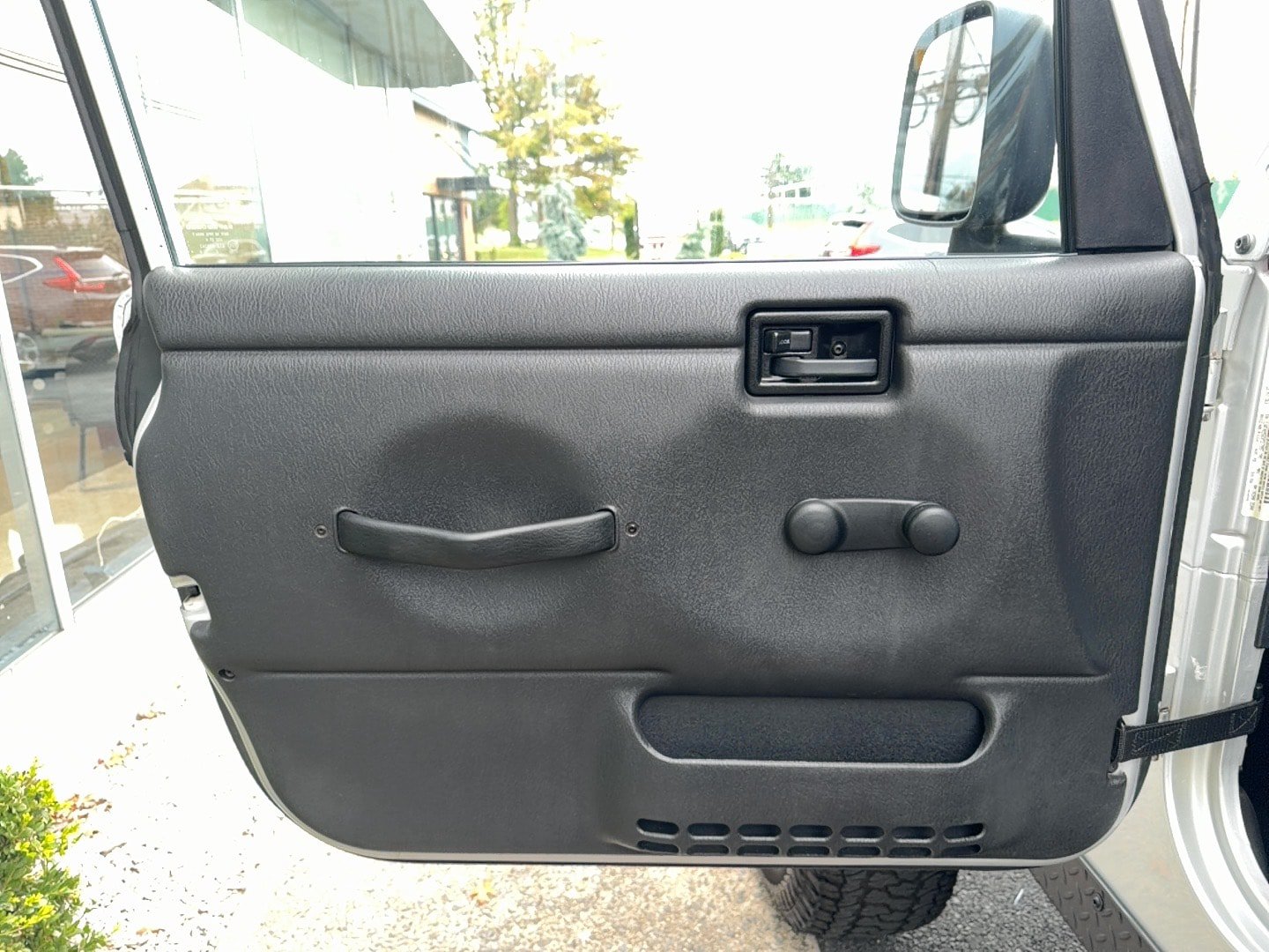 Used 2005 Jeep Wrangler Rubicon AWD/4WD image 14