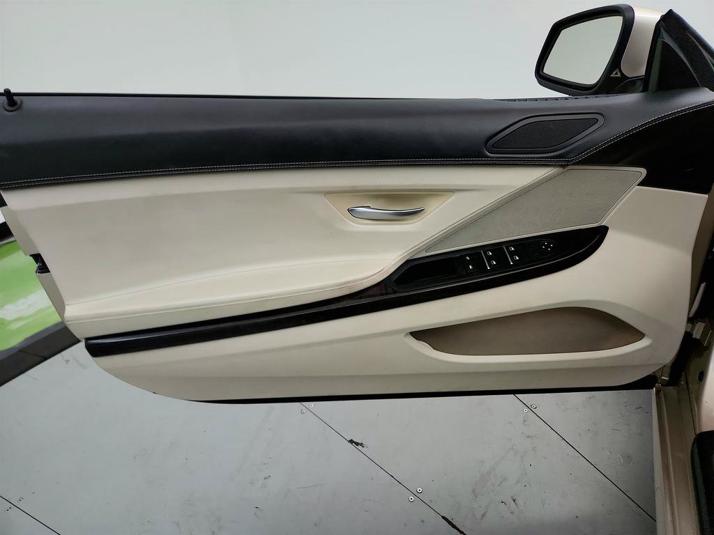 Used 2013 BMW 650i Convertible w/ Executive Pkg RWD image 21