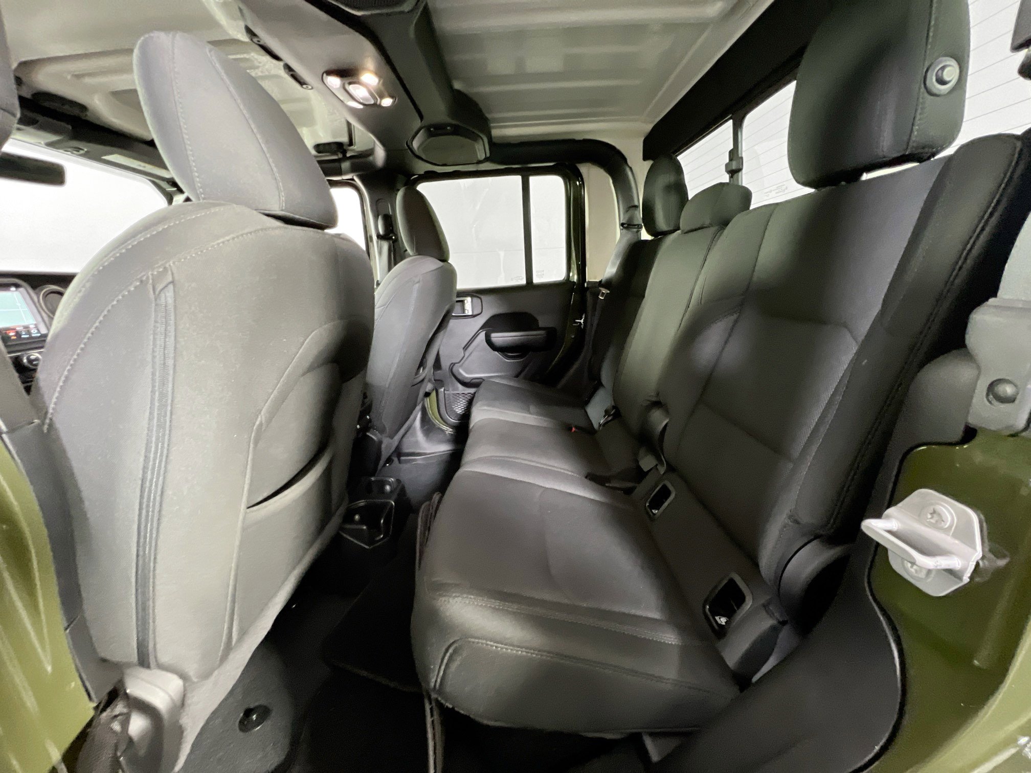 Used 2022 Jeep Gladiator Willys image 23