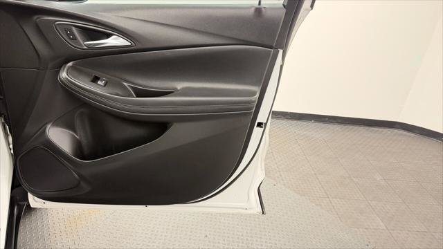 Used 2023 Buick Encore GX Preferred FWD image 23
