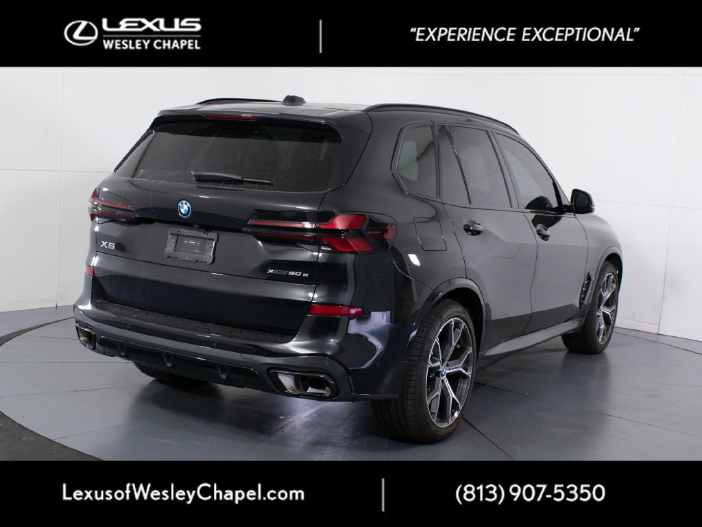 Used 2026 BMW X5 xDrive50e w/ M Sport Package AWD/4WD image 4