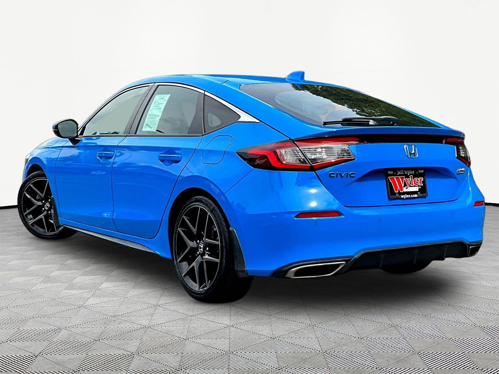 Used 2024 Honda Civic Sport Touring image 4