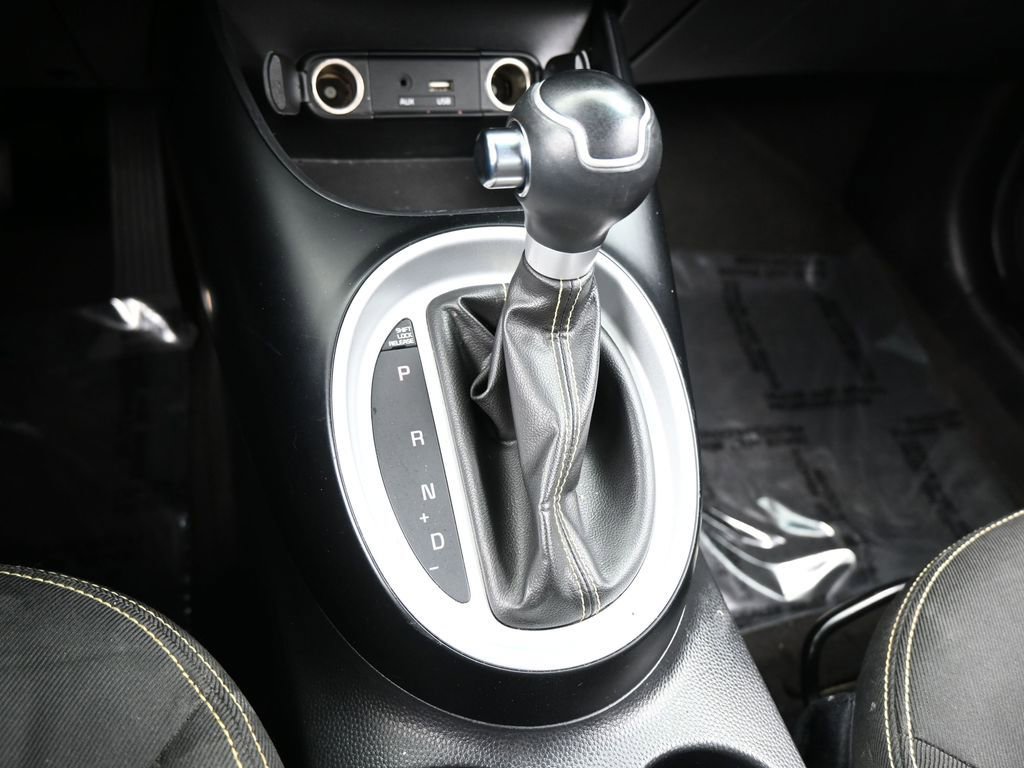 Used 2016 Kia Soul + image 23