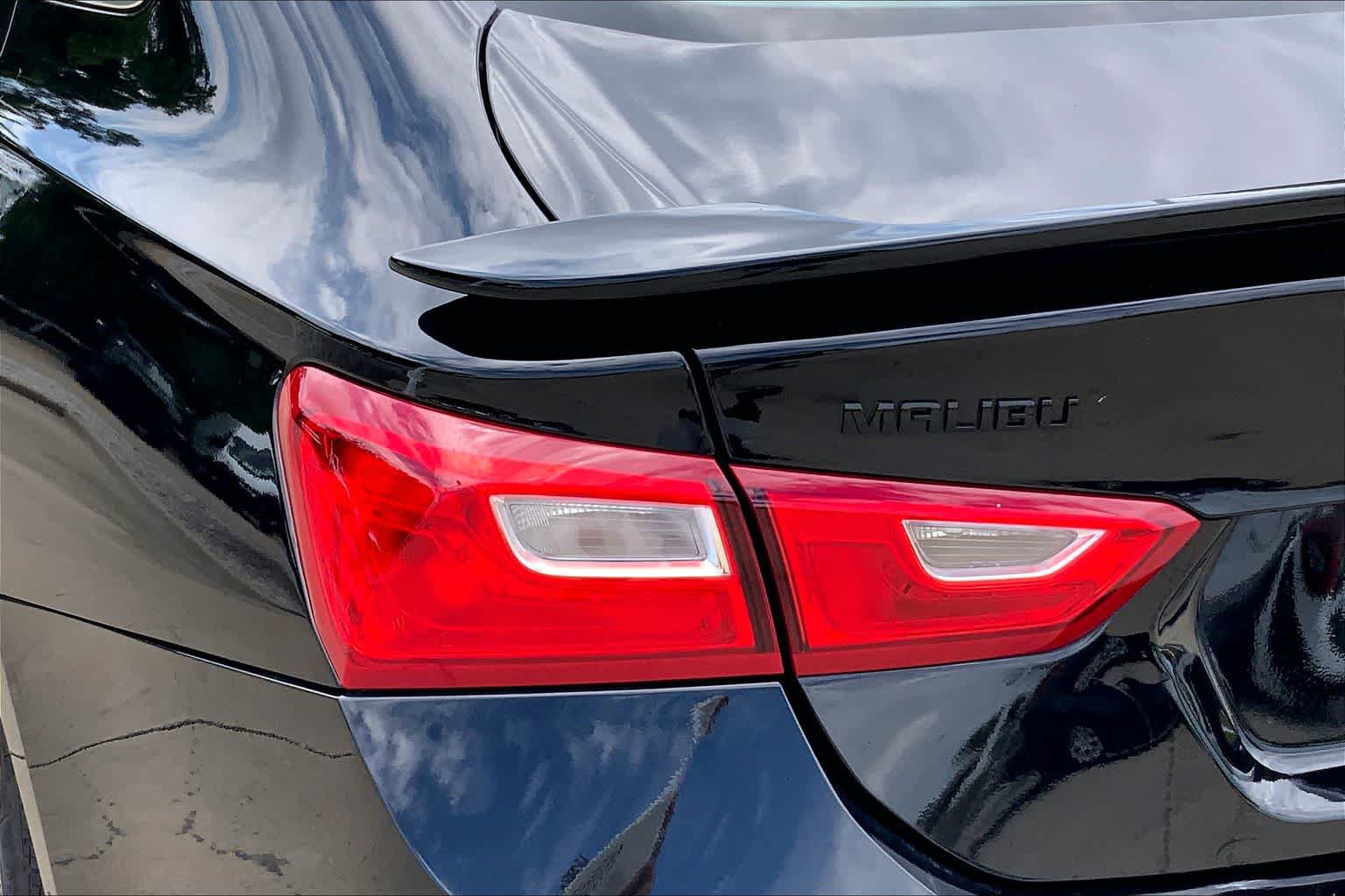 Used 2025 Chevrolet Malibu RS FWD image 28