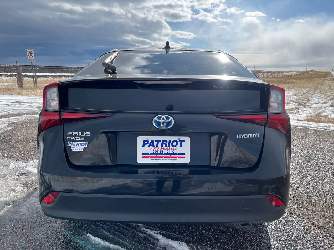 Used 2022 Toyota Prius LE image 4