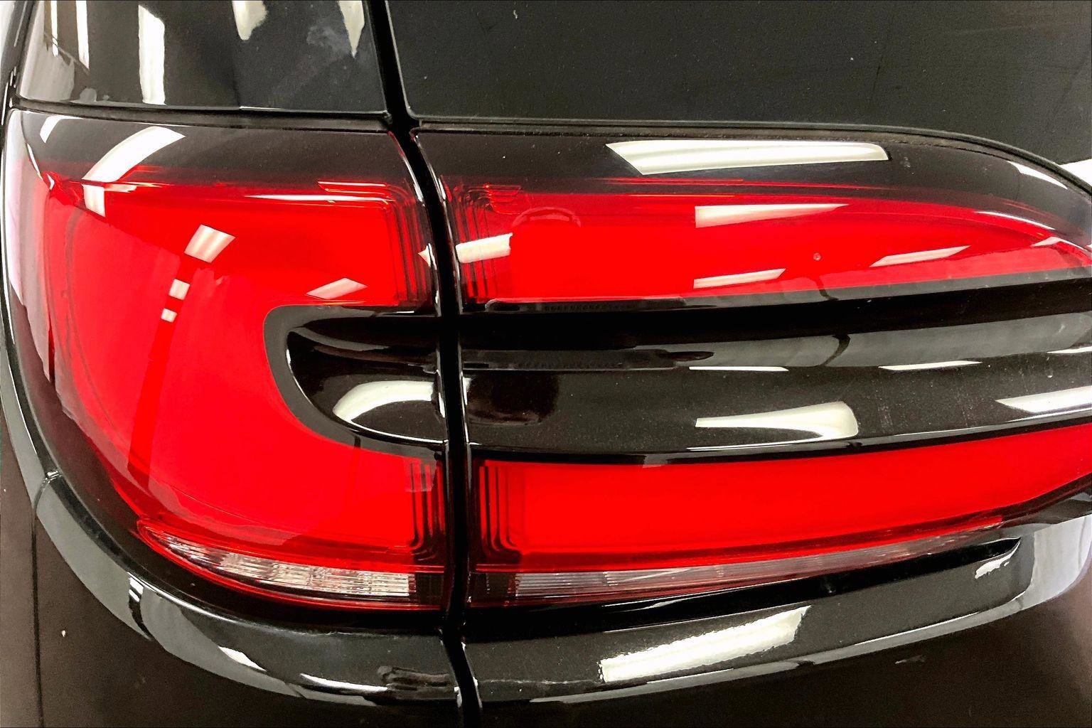 Used 2025 Chrysler Pacifica Select image 29