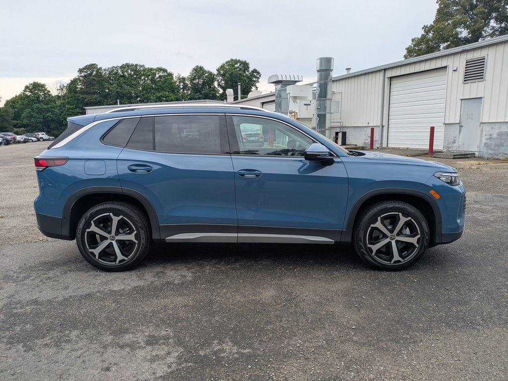New 2026 Volkswagen Tiguan SE AWD/4WD image 3