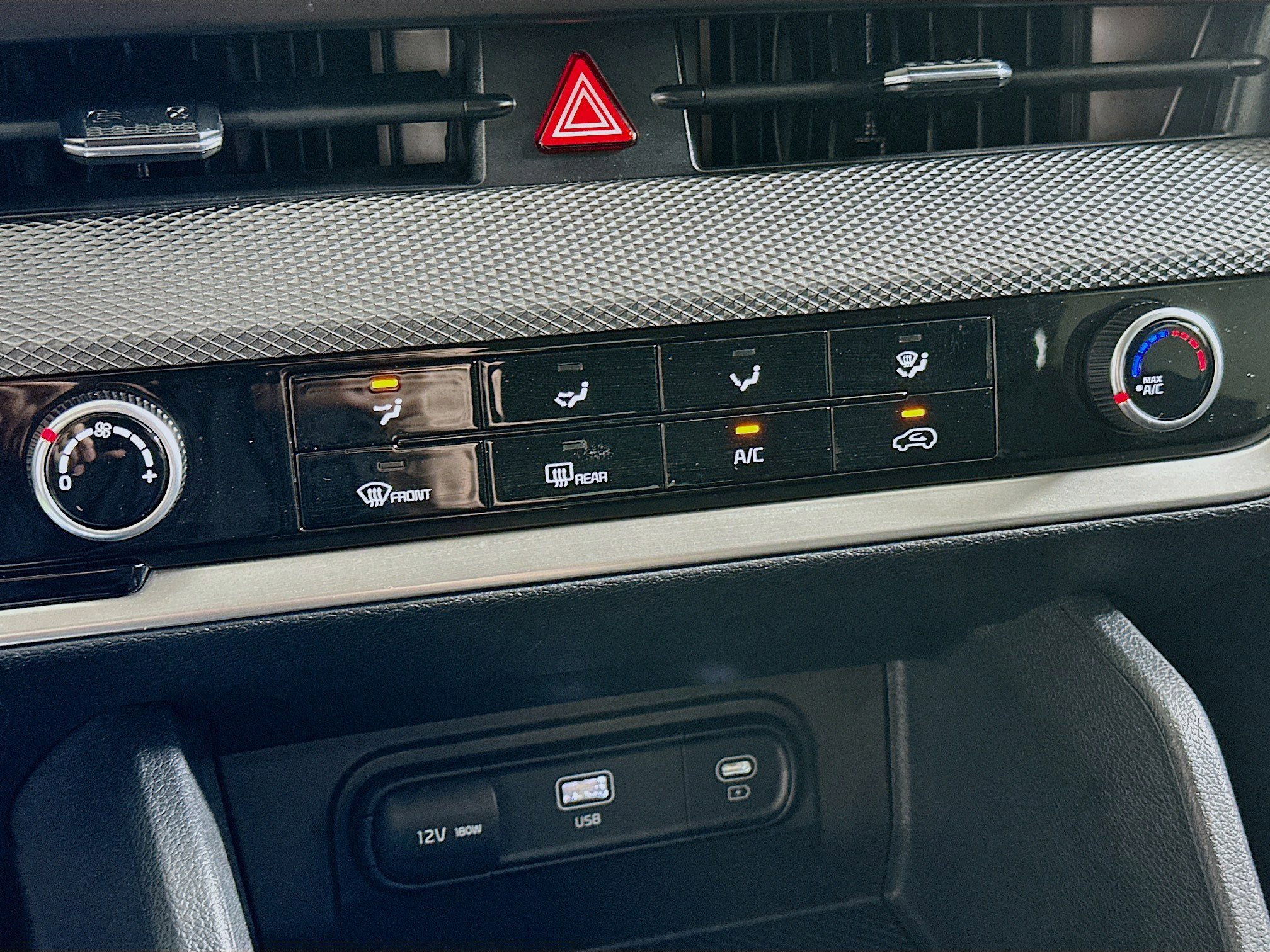 Used 2025 Kia Sportage LX image 23