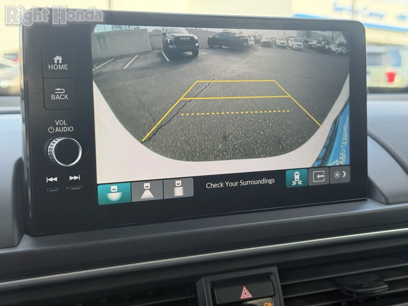 Certified 2025 Honda Pilot Touring image 21