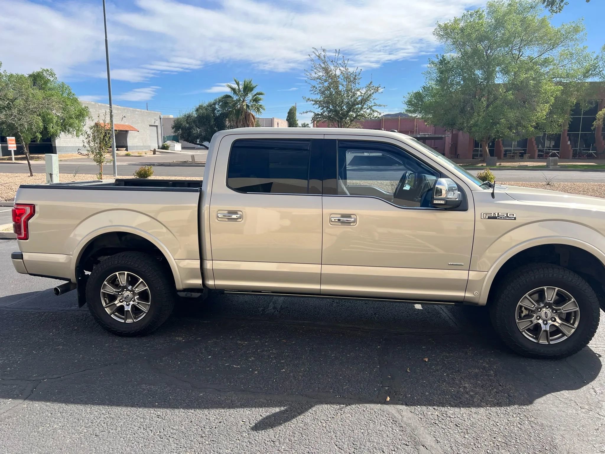 Used 2017 Ford F150 Platinum w/ Equipment Group 701A Luxury image 5