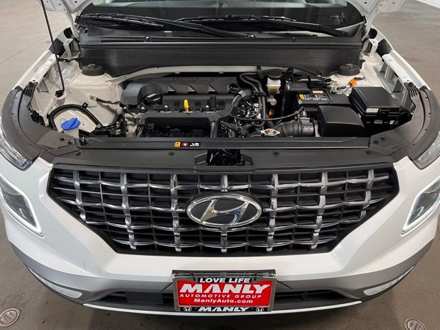 Used 2022 Hyundai Venue Limited FWD image 9