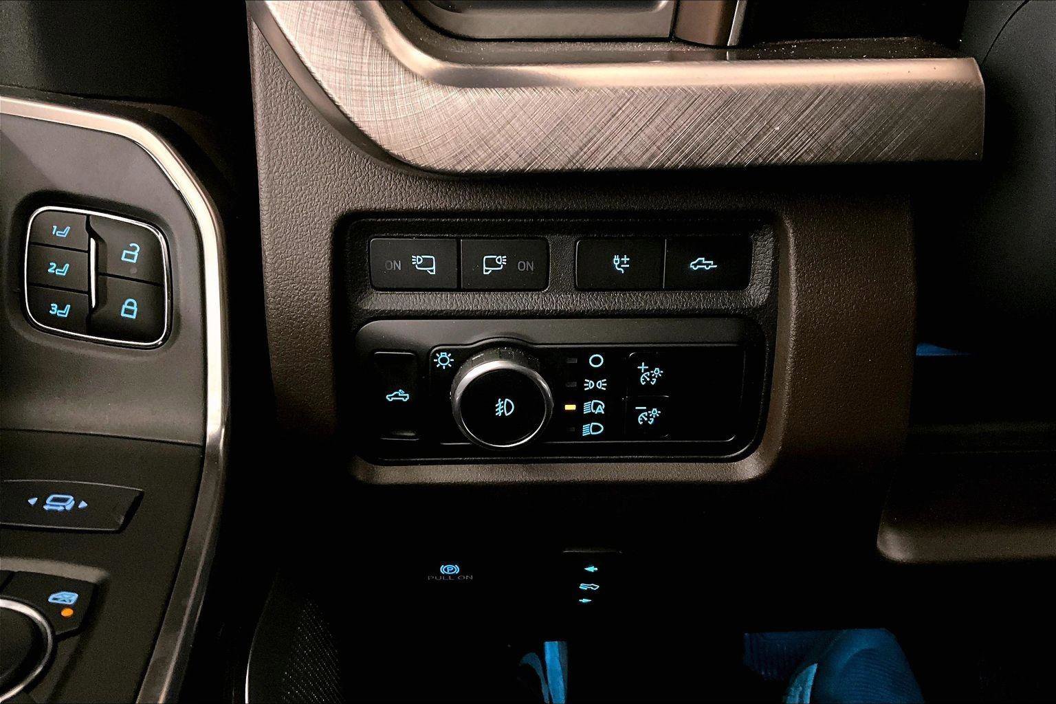 Used 2024 Ford F350 King Ranch w/ Chrome Package image 30