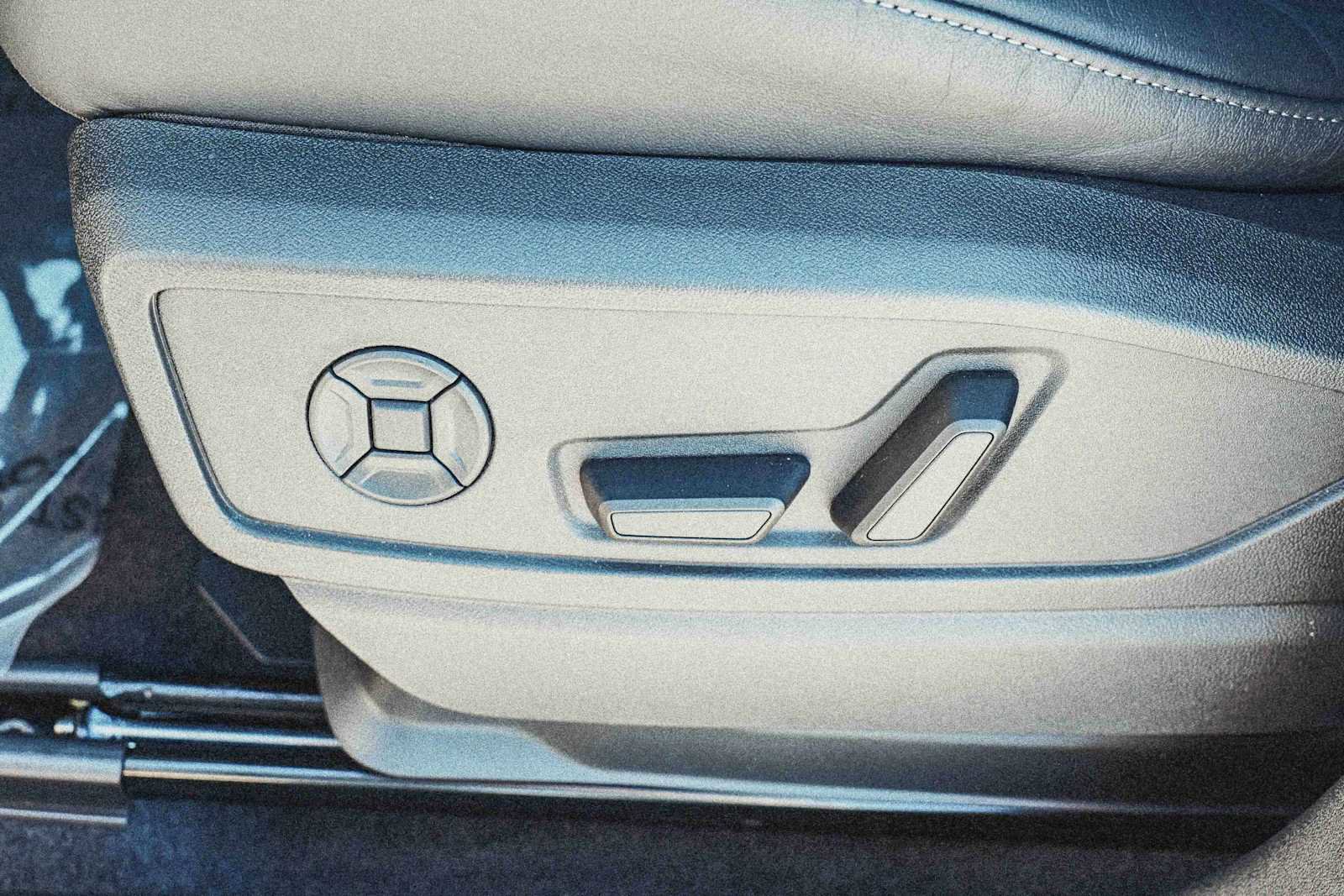 New 2025 Audi Q5 Premium Plus image 23