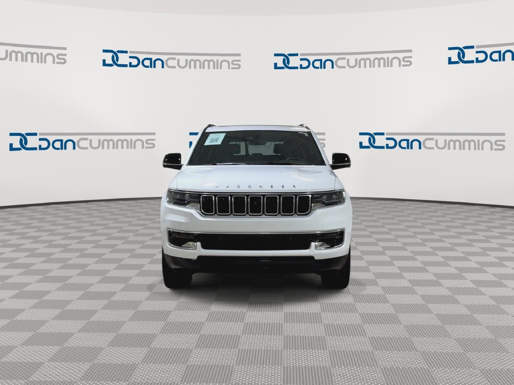 Used 2025 Jeep Wagoneer Series II AWD/4WD image 3