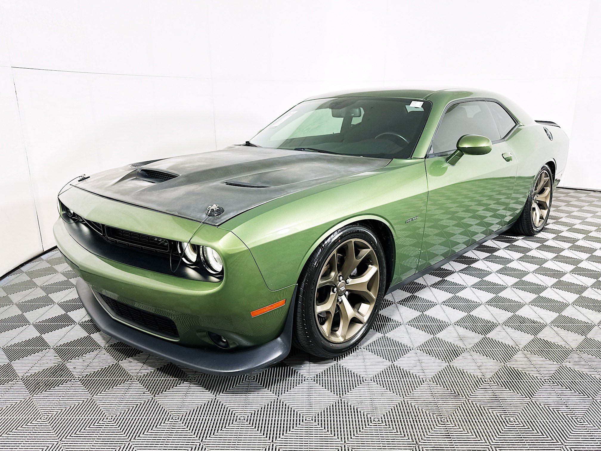 Used 2019 Dodge Challenger R/T image 7