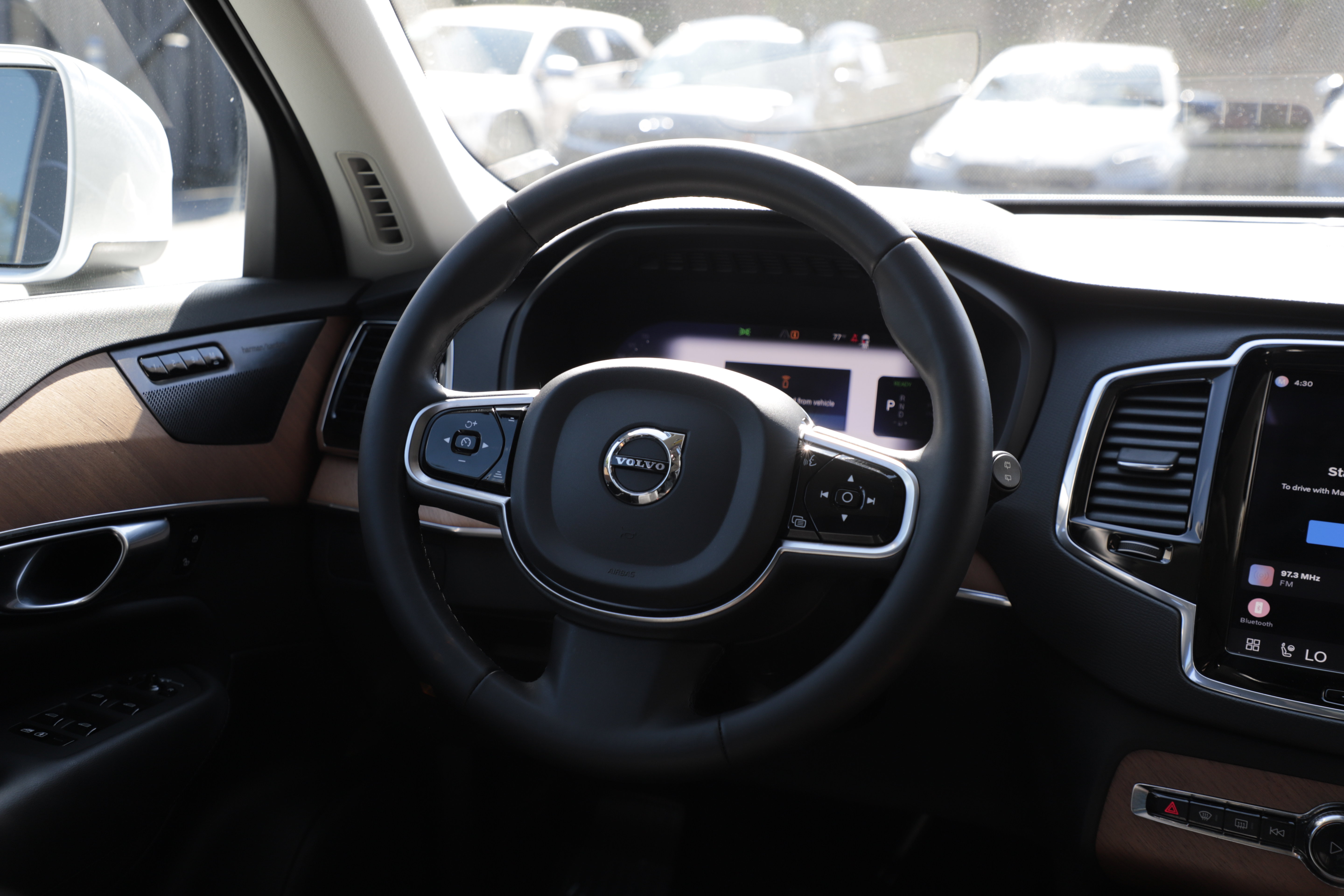 Used 2023 Volvo XC90 T8 Plus AWD/4WD image 18