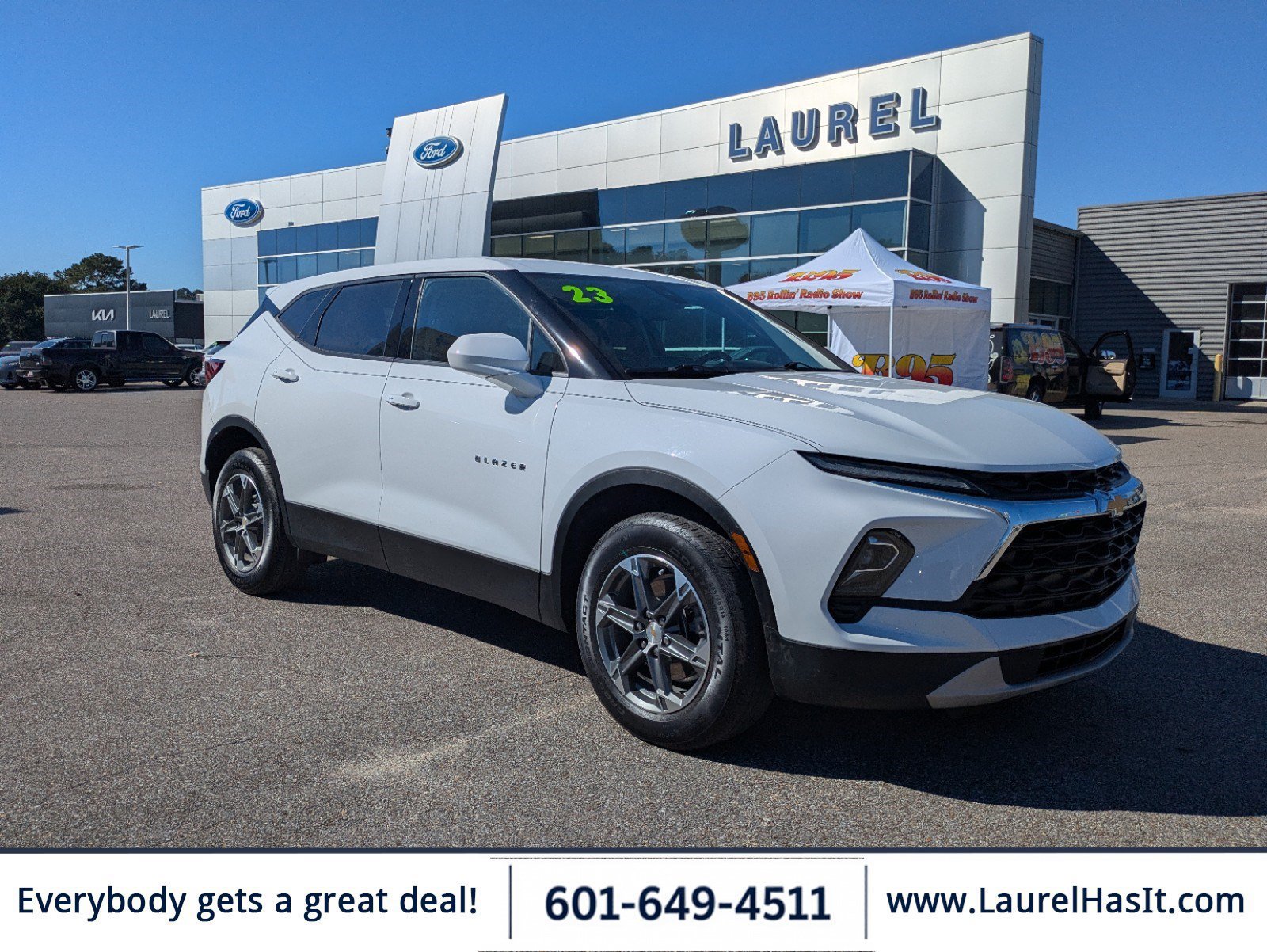 Used 2023 Chevrolet Blazer LT FWD image 1