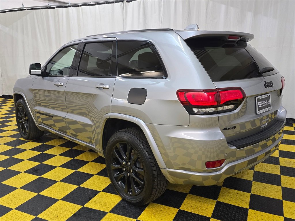 Used 2018 Jeep Grand Cherokee Altitude image 5