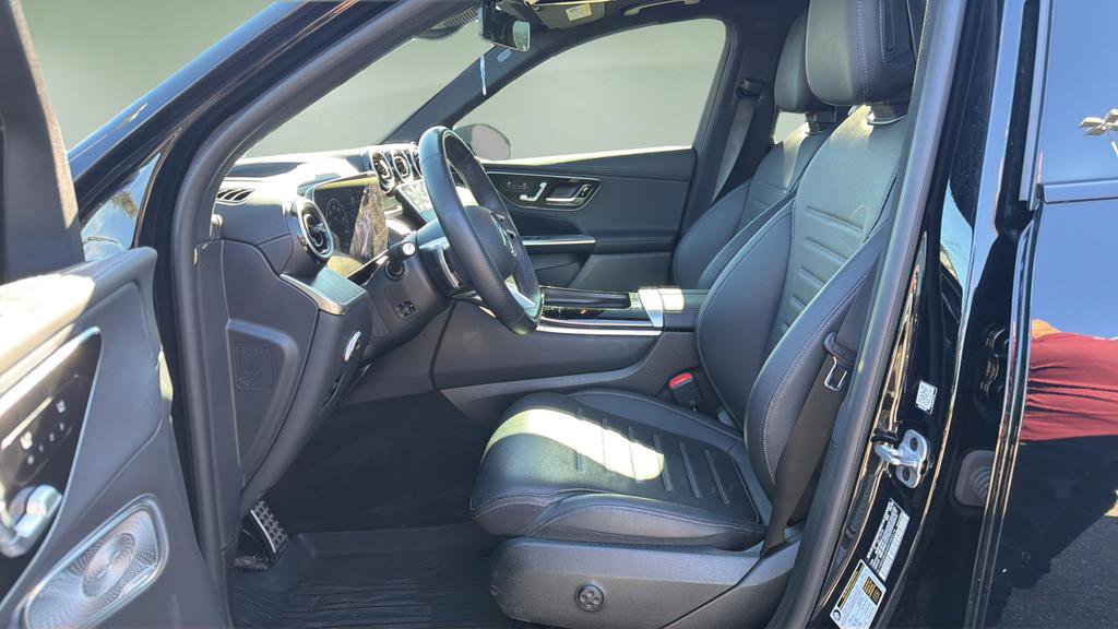 Used 2024 Mercedes-Benz GLC 300 4MATIC image 11