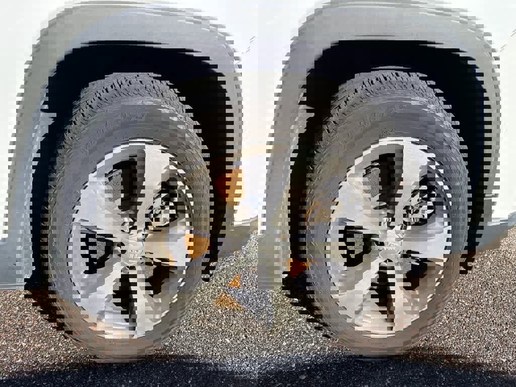 Used 2019 Jeep Cherokee Limited image 6