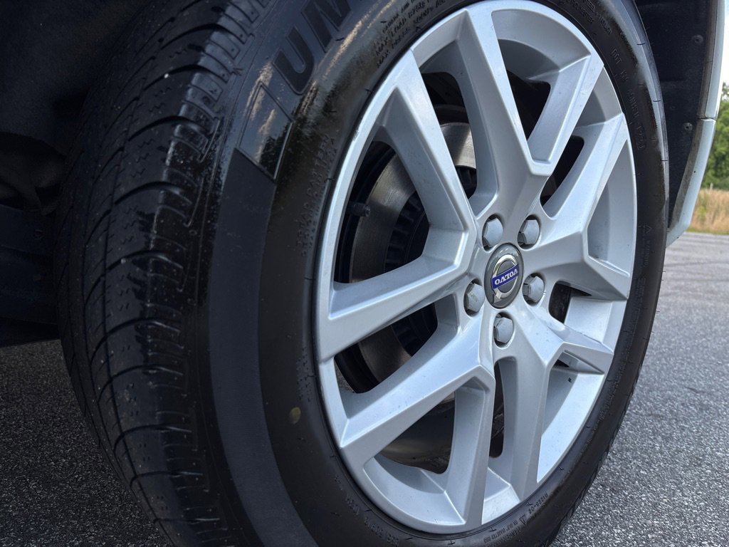 Used 2017 Volvo XC60 T5 FWD image 9