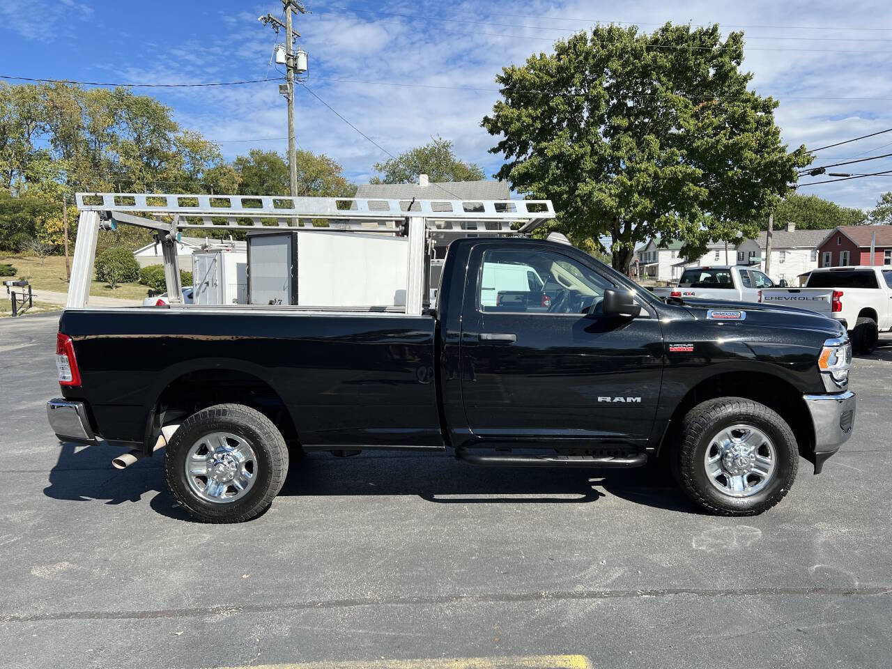 Used 2019 RAM 2500 Tradesman w/ Chrome Appearance Group image 4