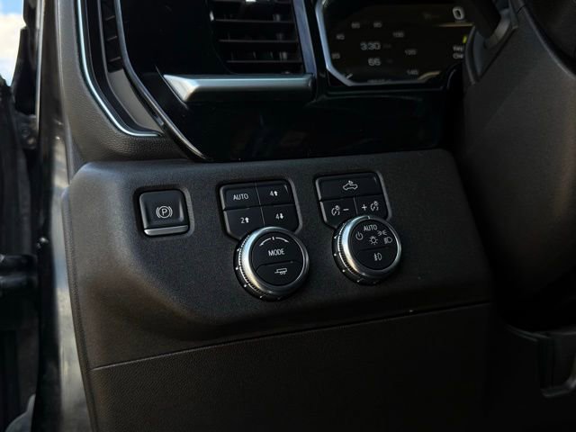 Used 2022 GMC Sierra 1500 Elevation w/ LPO, Elevation Black Package AWD/4WD image 14