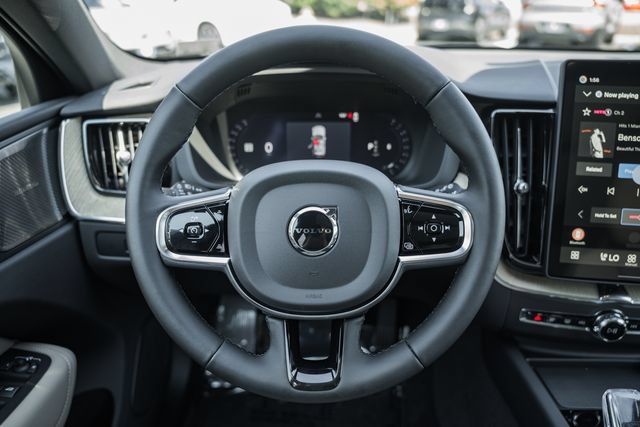 New 2027 Volvo XC60 B5 Plus AWD/4WD image 31