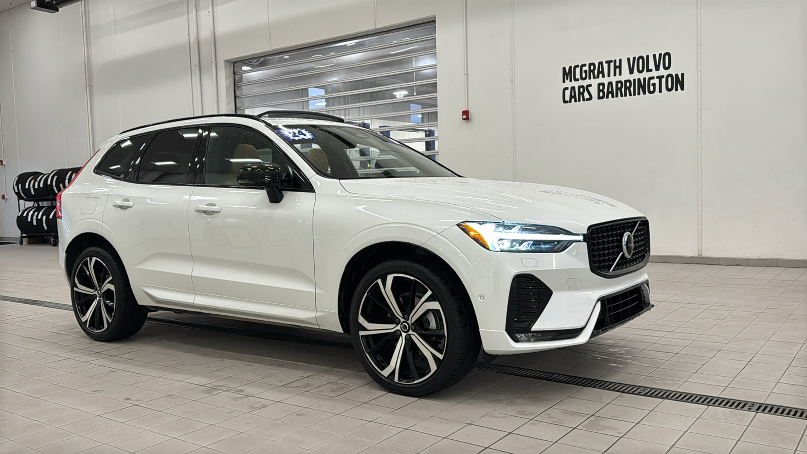 Used 2024 Volvo XC60 B5 Ultimate w/ Protection Package Premier AWD/4WD image 3