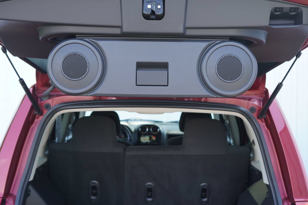 Used 2014 Jeep Patriot Latitude w/ Sun/Sound Group AWD/4WD image 10