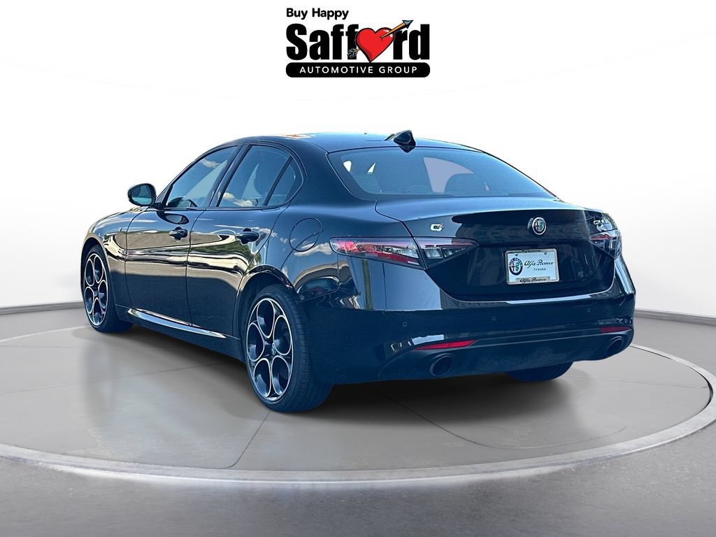 Used 2024 Alfa Romeo Giulia Ti AWD/4WD image 6