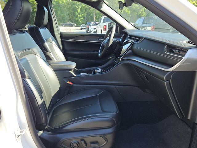 Used 2025 Jeep Grand Cherokee Limited AWD/4WD image 15