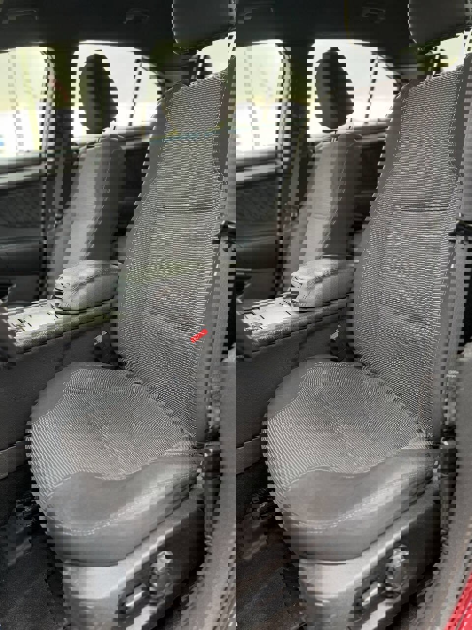 Used 2016 Ford Taurus SEL image 10