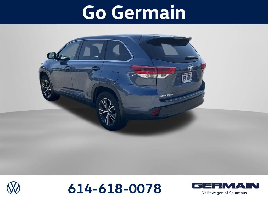 Used 2019 Toyota Highlander LE FWD image 4