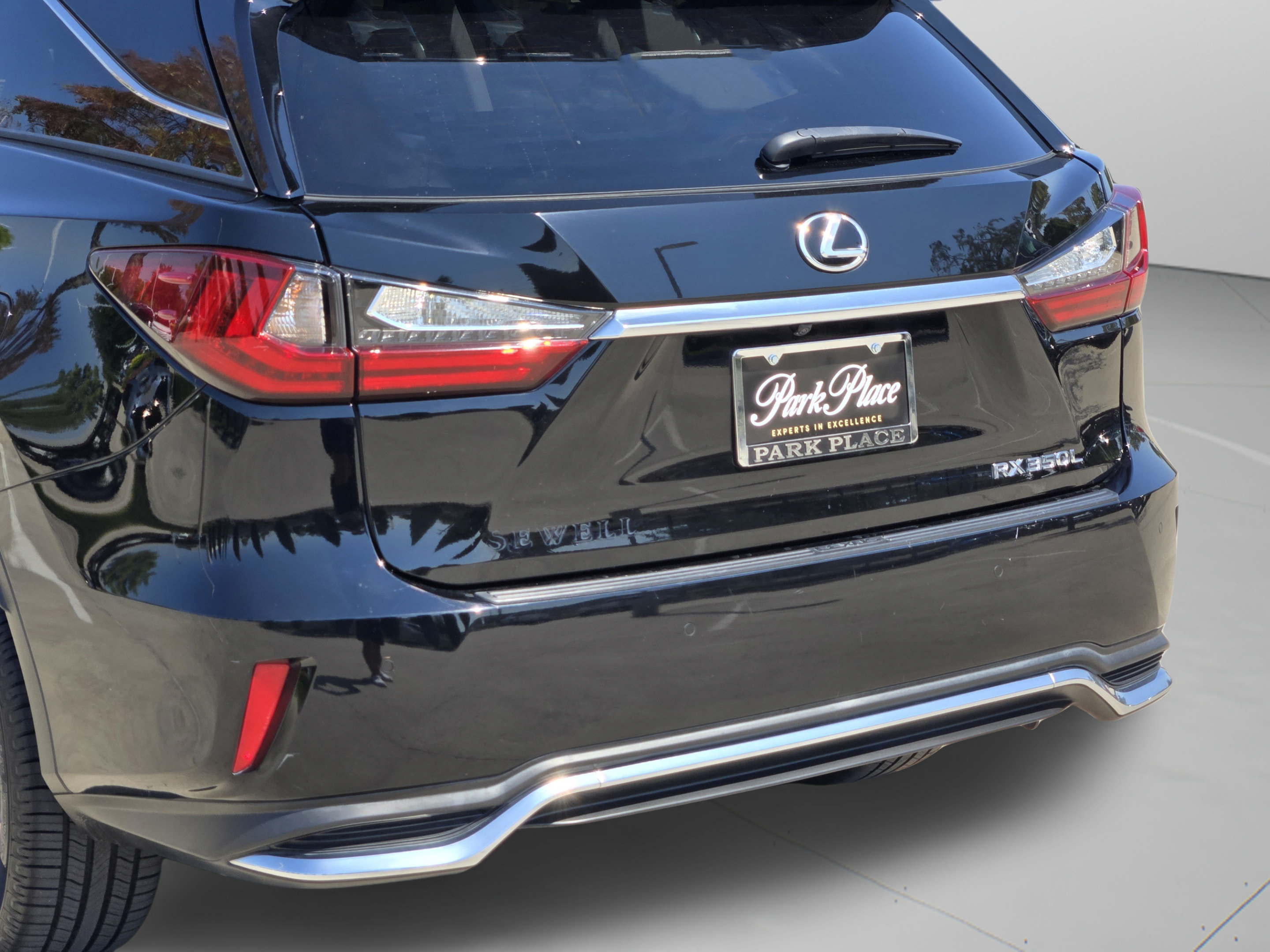 Used 2020 Lexus RX 350L FWD w/ Premium Package image 33