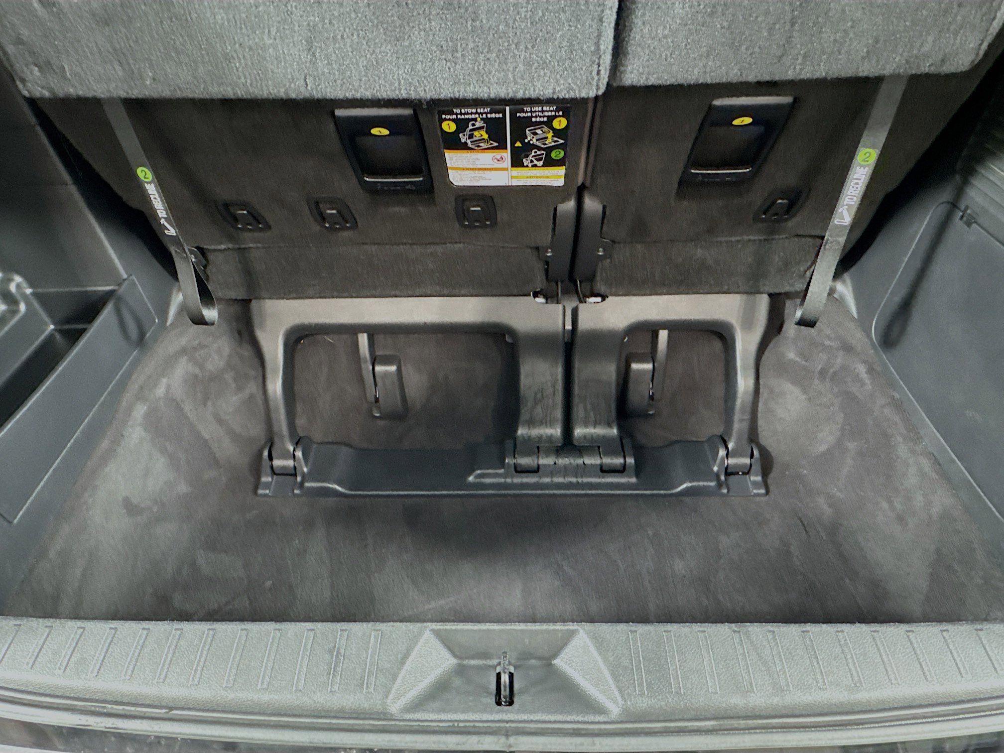 Used 2022 Toyota Sienna Platinum image 29