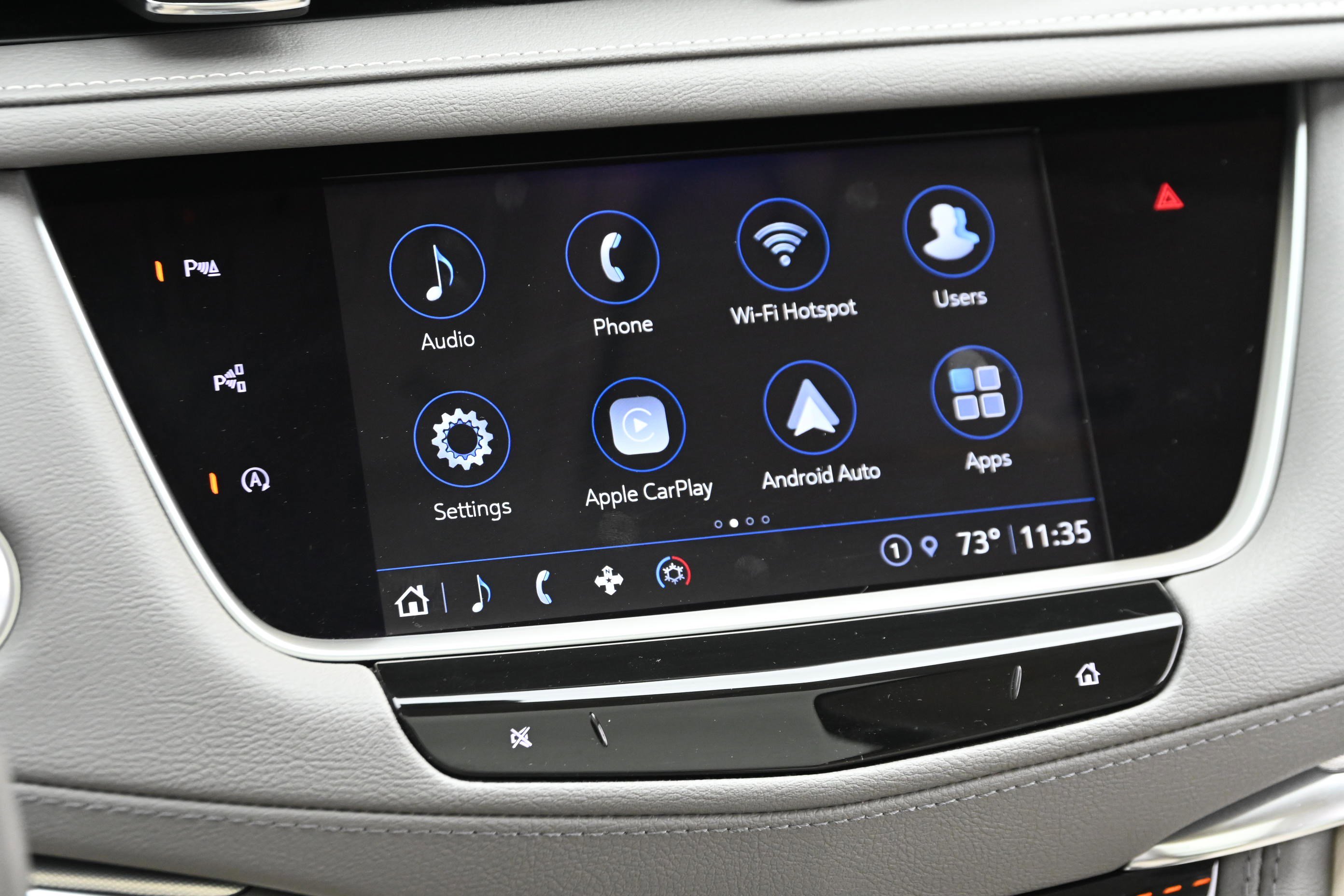 Used 2022 Cadillac XT5 Premium Luxury w/ Technology Package FWD image 17