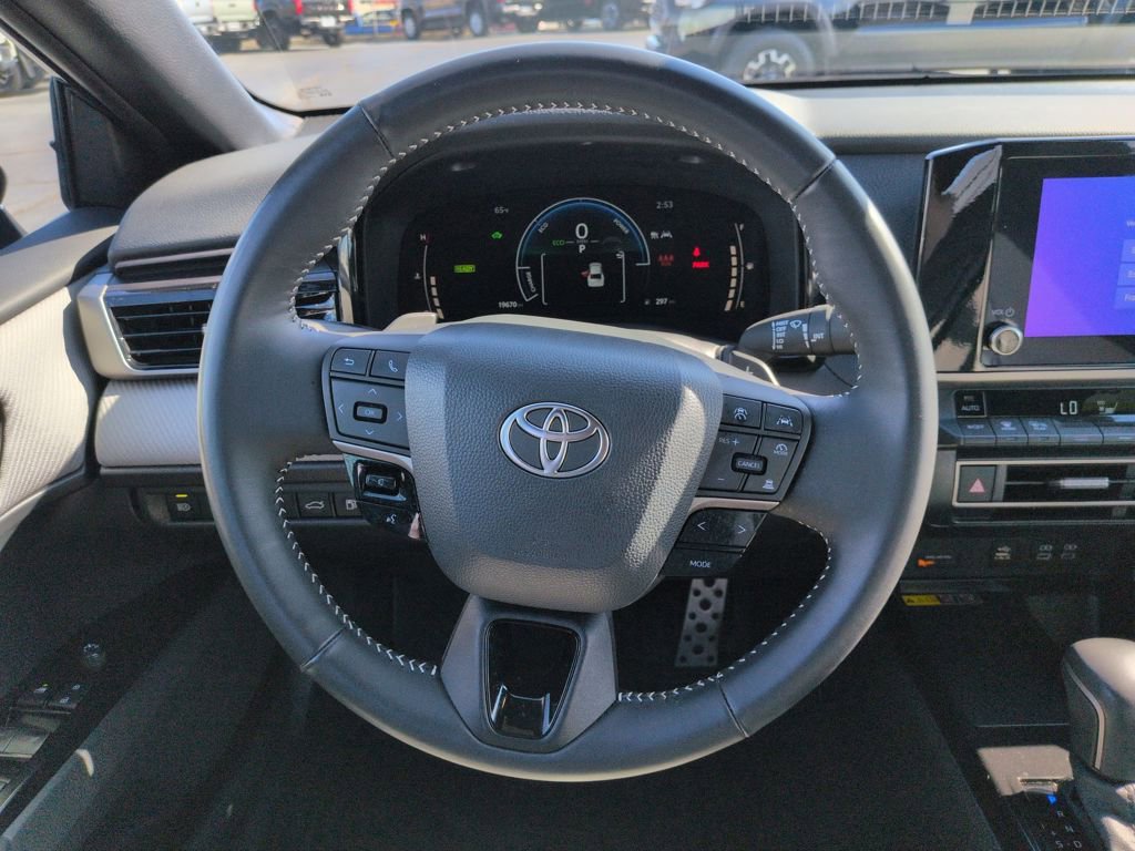 Certified 2025 Toyota Camry SE AWD/4WD image 14