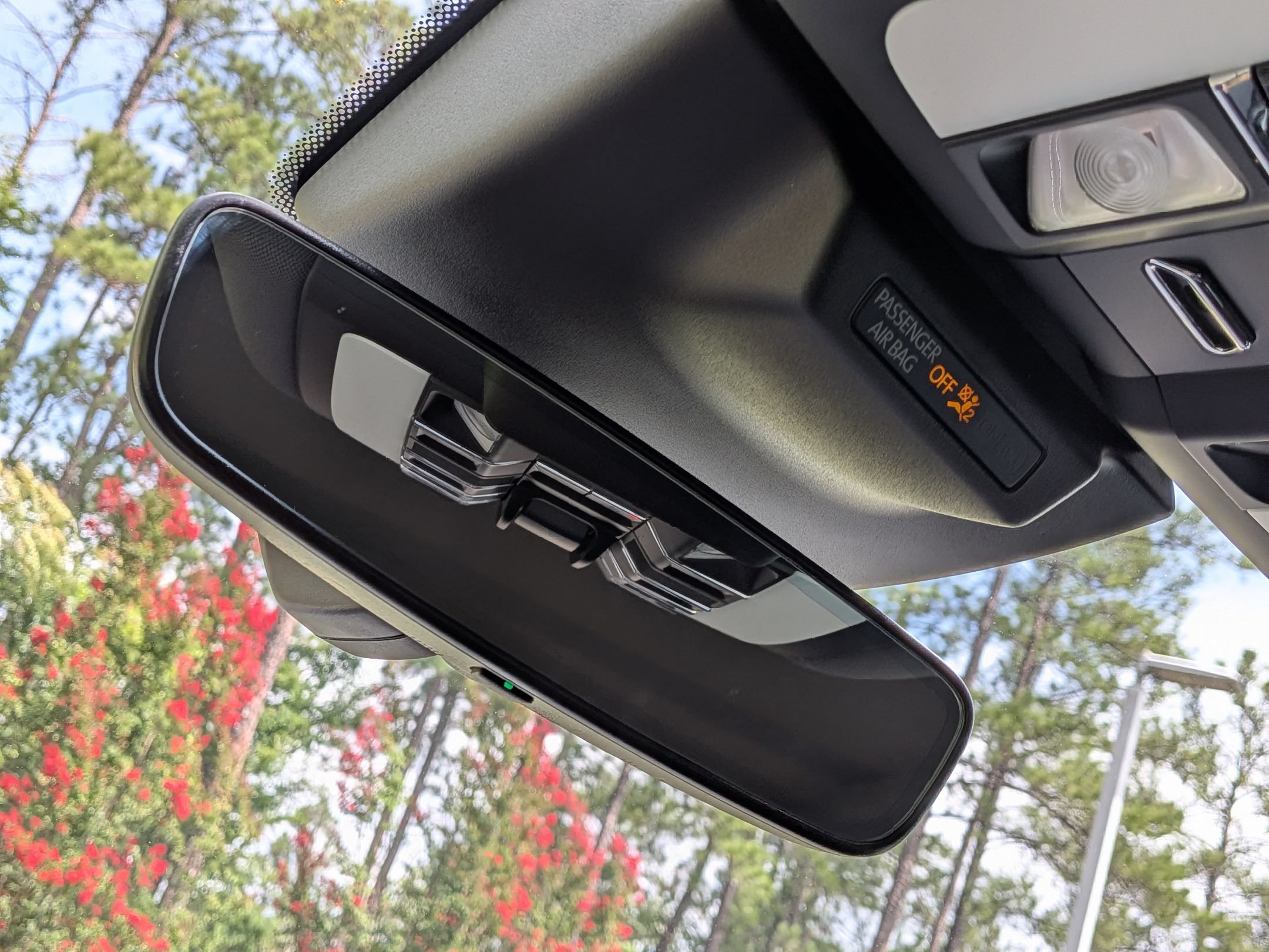 Certified 2025 Porsche Macan S AWD/4WD image 19
