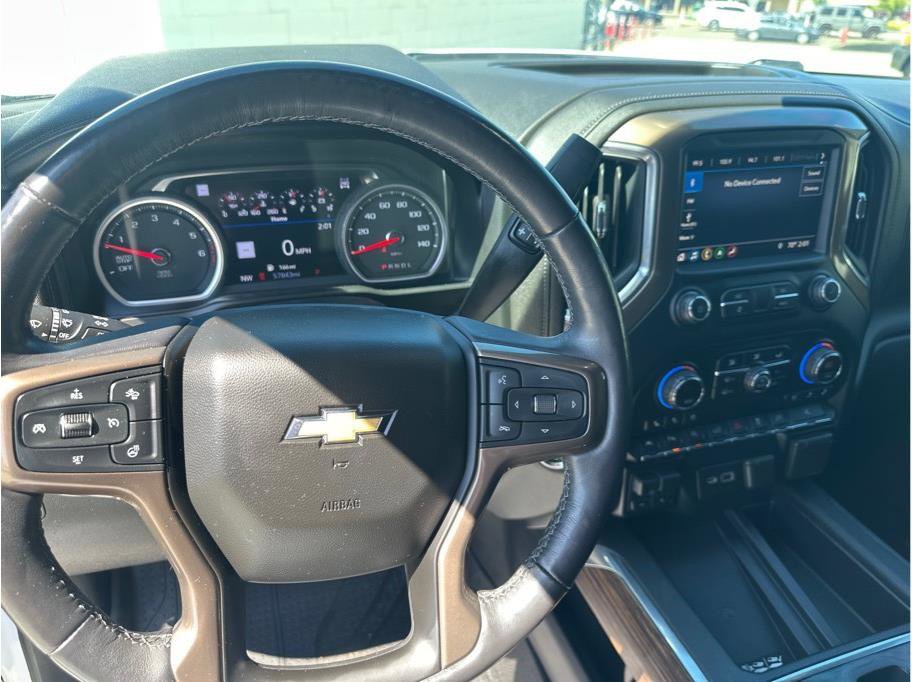 Used 2019 Chevrolet Silverado 1500 High Country w/ Technology Package AWD/4WD image 17