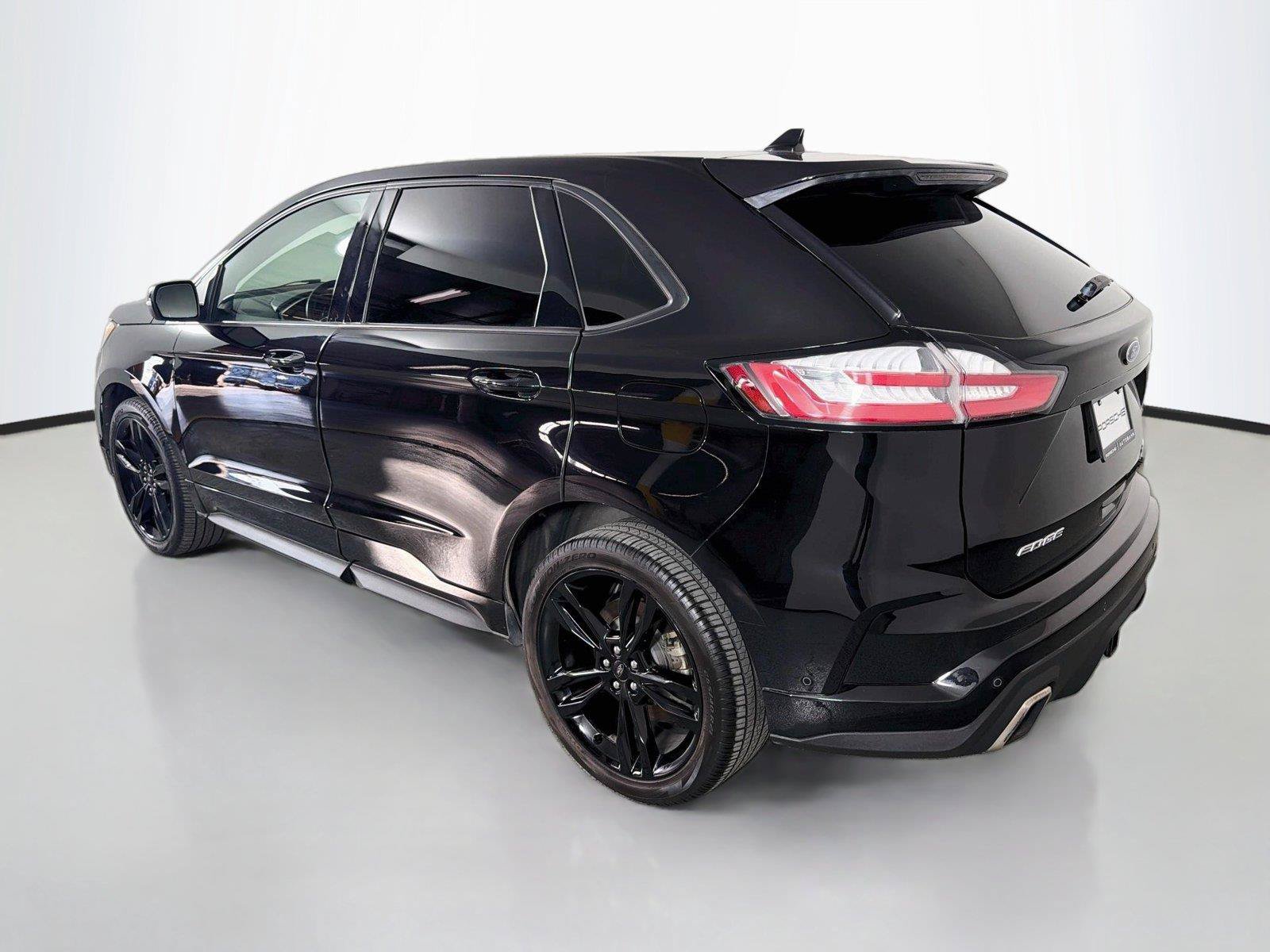 Used 2019 Ford Edge ST w/ Equipment Group 401A AWD/4WD image 3