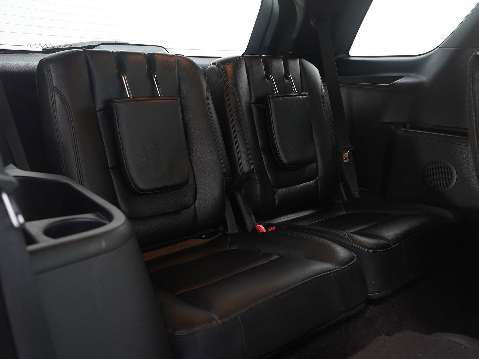 Used 2016 Ford Explorer XLT w/ Equipment Group 202A image 16